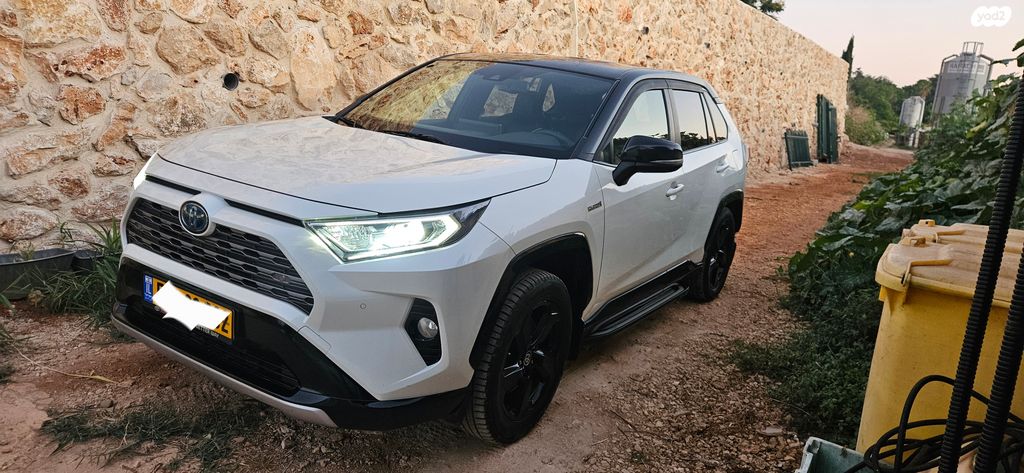 מודעת רכב טויוטה RAV4