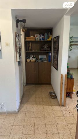 דו משפחתי, יד ושם 12, סלע, רחובות