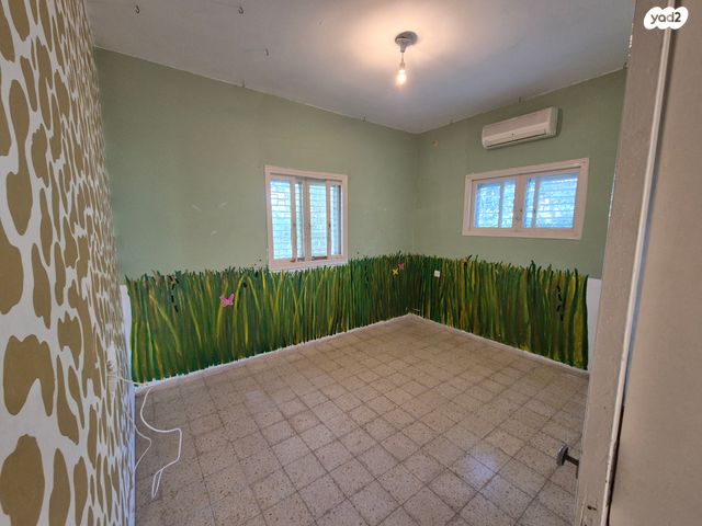 דו משפחתי, יד ושם 12, סלע, רחובות