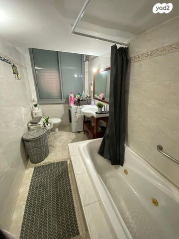 דירה, שברץ 11, נווה דוד רמז, רעננה