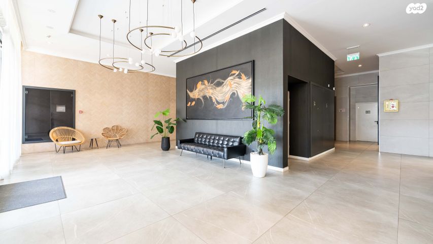 גג/ פנטהאוז, שייקה אופיר, כפר יונה