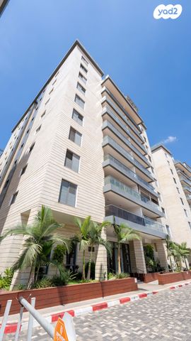 גג/ פנטהאוז, שייקה אופיר, כפר יונה