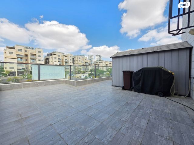 גג/ פנטהאוז, שדרות אבני החושן, כרמי גת, קרית גת