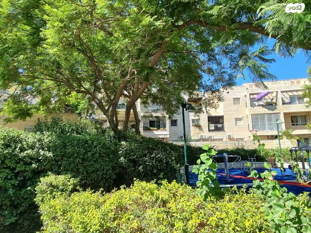 דירת גן, הכרמים, מודיעין מכבים רעות