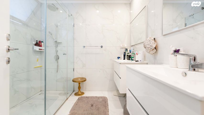 גג/ פנטהאוז, שייקה אופיר, כפר יונה