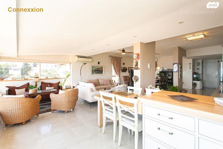 דירה, נעמי, כרמליה, חיפה