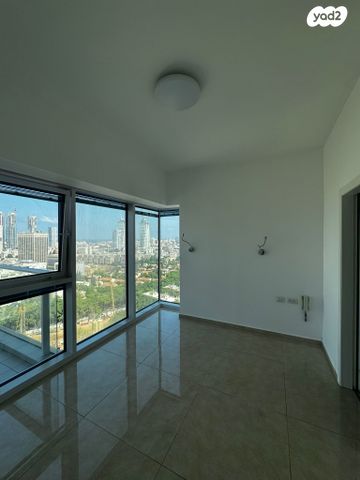 דירה, דרך מנחם בגין 144, מונטיפיורי, הרכבת, תל אביב יפו