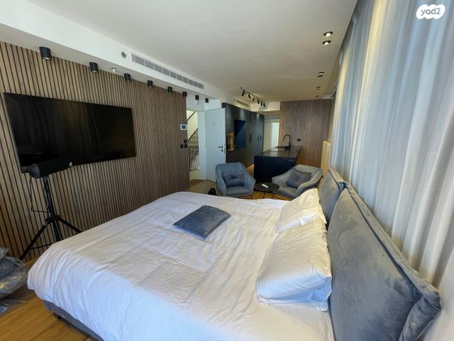 גג/ פנטהאוז, פינת גן 5, בת גלים, חיפה