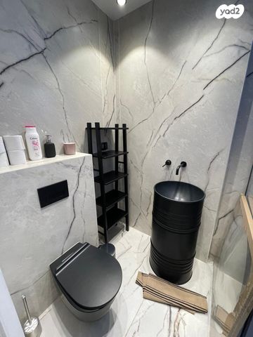 גג/ פנטהאוז, פינת גן 5, בת גלים, חיפה