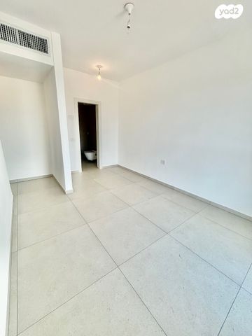 דירה, שדרות ירושלים 129, תל אביב יפו