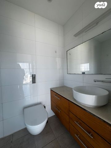 דירה, דרך מנחם בגין 144, מונטיפיורי, הרכבת, תל אביב יפו