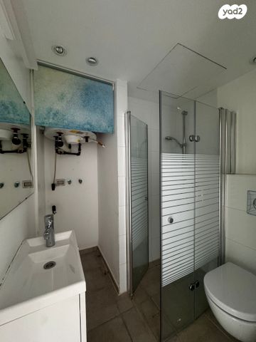 דירה, דרך מנחם בגין 144, מונטיפיורי, הרכבת, תל אביב יפו