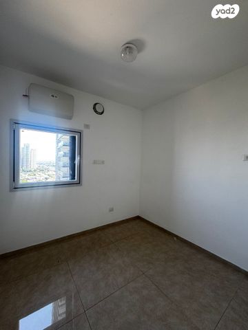 דירה, דרך מנחם בגין 144, מונטיפיורי, הרכבת, תל אביב יפו