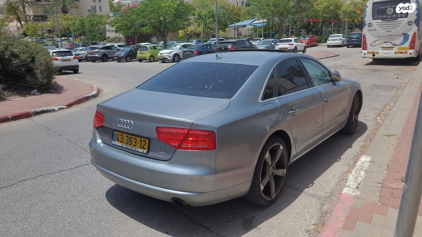 אאודי A8