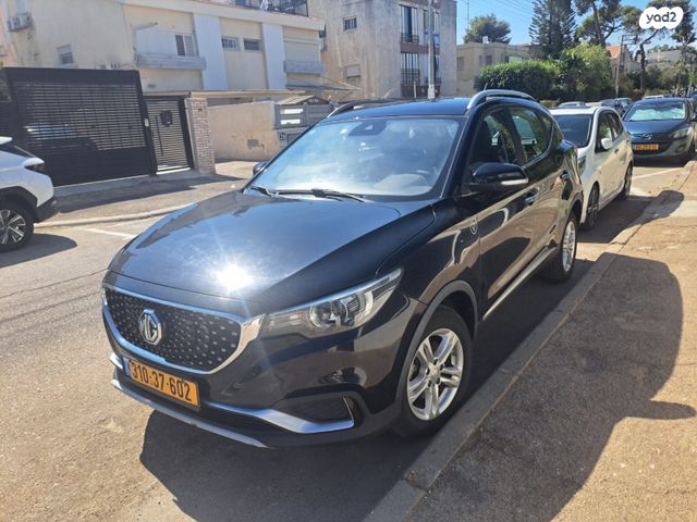 מודעת רכב אם ג'י ZS