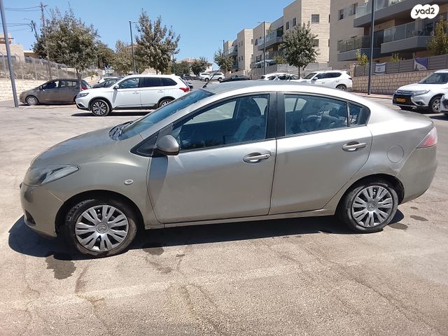 מודעת רכב מאזדה 2