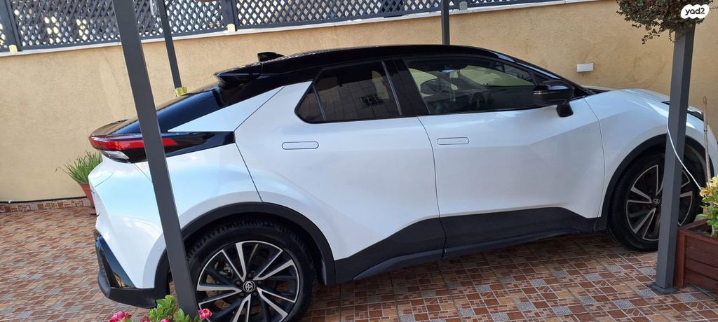מודעת רכב טויוטה C-HR