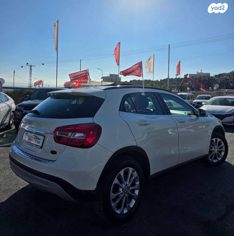 מרצדס-בנץ GLA