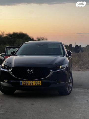 מודעת רכב מאזדה CX-30