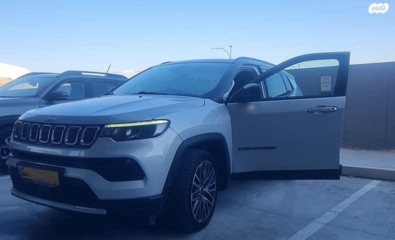 מודעת רכב ג'יפ קומפאס