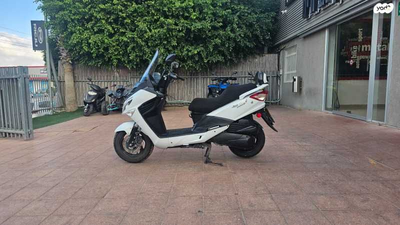 סאן יאנג ג'וי רייד 200