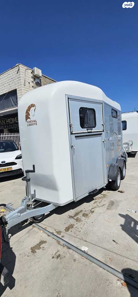 מודעת רכב נגרר (קראוון נגרר)