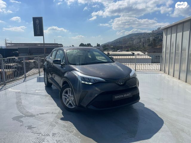 מודעת רכב טויוטה C-HR