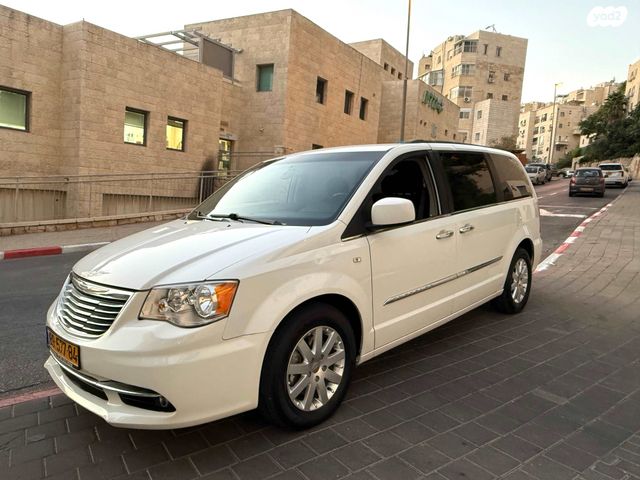 גראנד וויאג'ר 4X2 Touring אוט׳ מיניוואן / MPV 7 מק 3.6 (279 כ״ס)