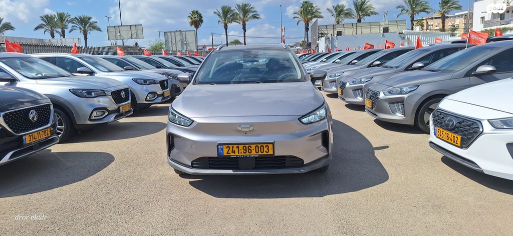 מודעת רכב ג׳ילי Geometry C