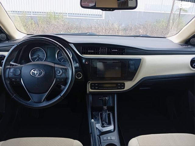 טויוטה קורולה