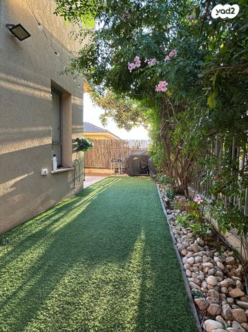 דו משפחתי, ד"ר הוגו הסנר 11, גבעת העיריות, גדרה