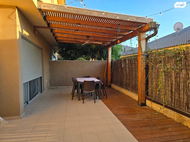 דו משפחתי, ד"ר הוגו הסנר 11, גבעת העיריות, גדרה