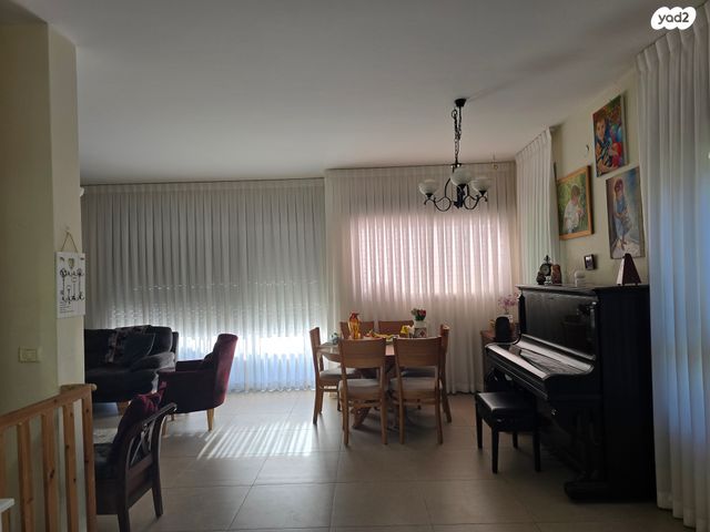 דו משפחתי, ד"ר הוגו הסנר 11, גבעת העיריות, גדרה