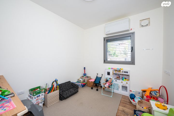 דו משפחתי, המייסדים 130, יובלים, פרדס חנה כרכור