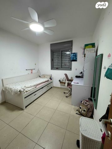 דירה, שדרות ז'בוטינסקי 7, נווה אילן - אזרחי, יבנה