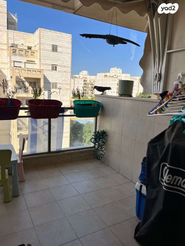 דירה, הר הצופים 27, רחובות ההולנדית, רחובות