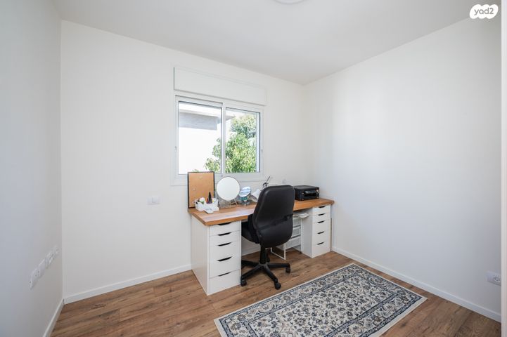 דו משפחתי, המייסדים 130, יובלים, פרדס חנה כרכור