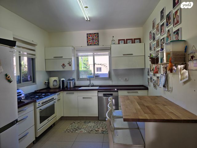 דו משפחתי, ד"ר הוגו הסנר 11, גבעת העיריות, גדרה