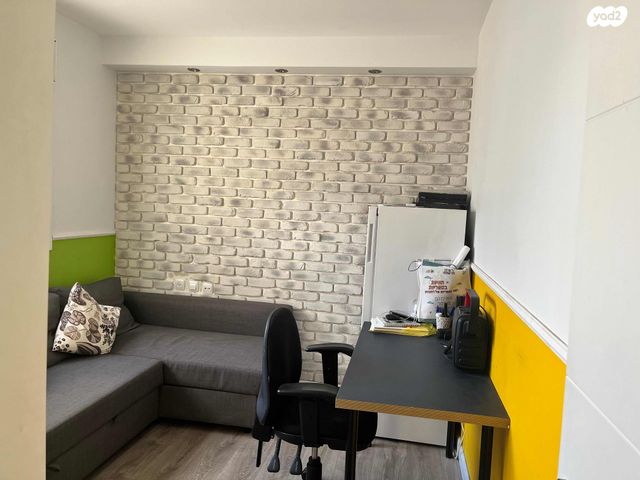 דירה, הר הצופים 27, רחובות ההולנדית, רחובות