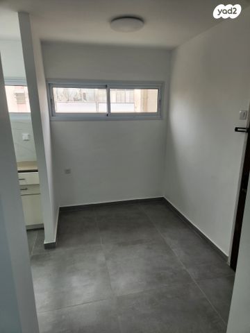 דירה, המעפילים 28, רובע ב', אשדוד