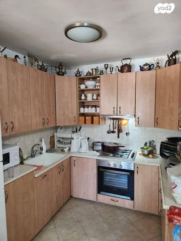 קדושי בבל 12