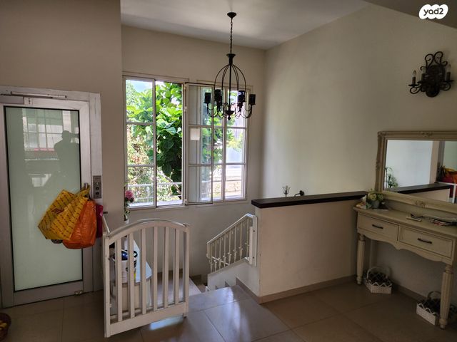 בית פרטי/ קוטג', שדרות רוטשילד 70, רח' הנשיא צפון, חדרה