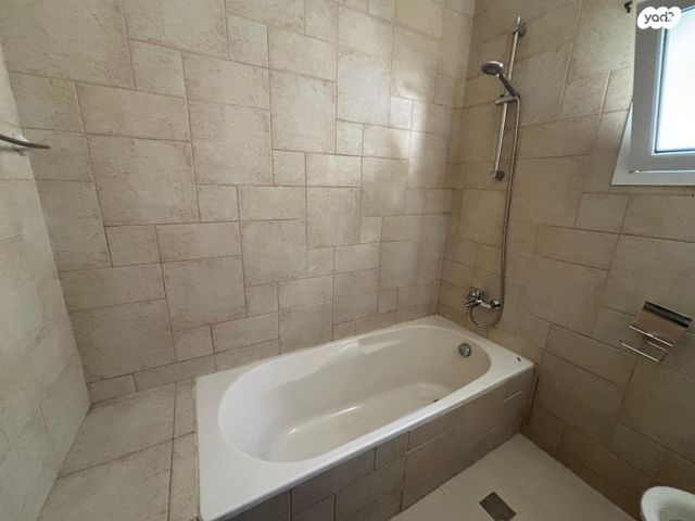 בית פרטי/ קוטג', חנה סנש 20, שיכון ג', קרית שמונה