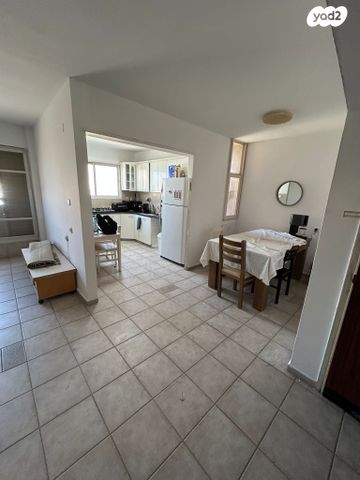 דירה, חיים נחמן ביאליק 143, שכונה א', באר שבע