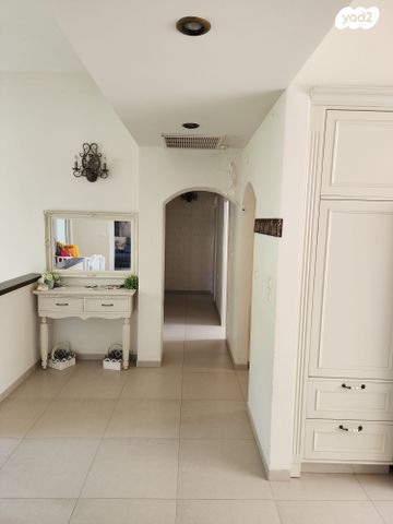 בית פרטי/ קוטג', שדרות רוטשילד 70, רח' הנשיא צפון, חדרה