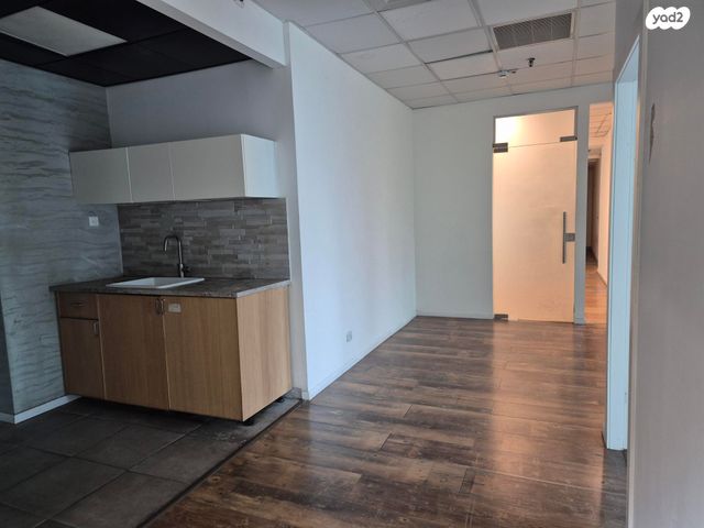 שדרות אבא אבן 1