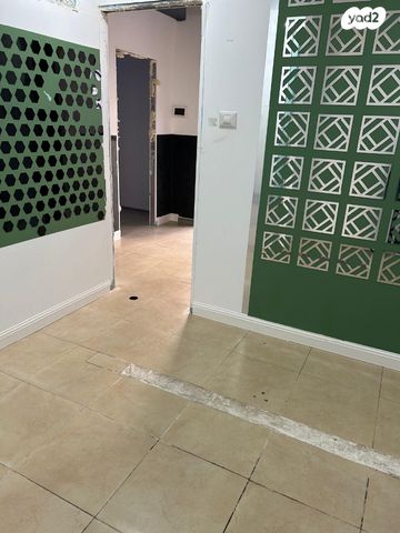 חנויות/ שטח מסחרי, משכית 22, אזור תעשיה, הרצליה