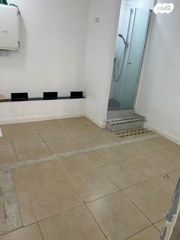 חנויות/ שטח מסחרי, משכית 22, אזור תעשיה, הרצליה