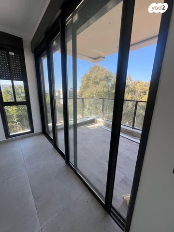 דירה, שמעון ויזנטל, הרצליה הירוקה, נווה עובד, הרצליה