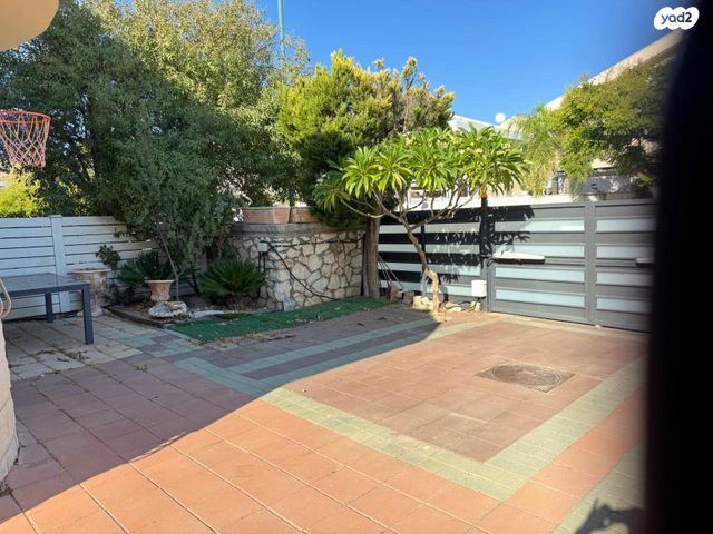 דו משפחתי, גבעת כלניות, יקנעם עילית